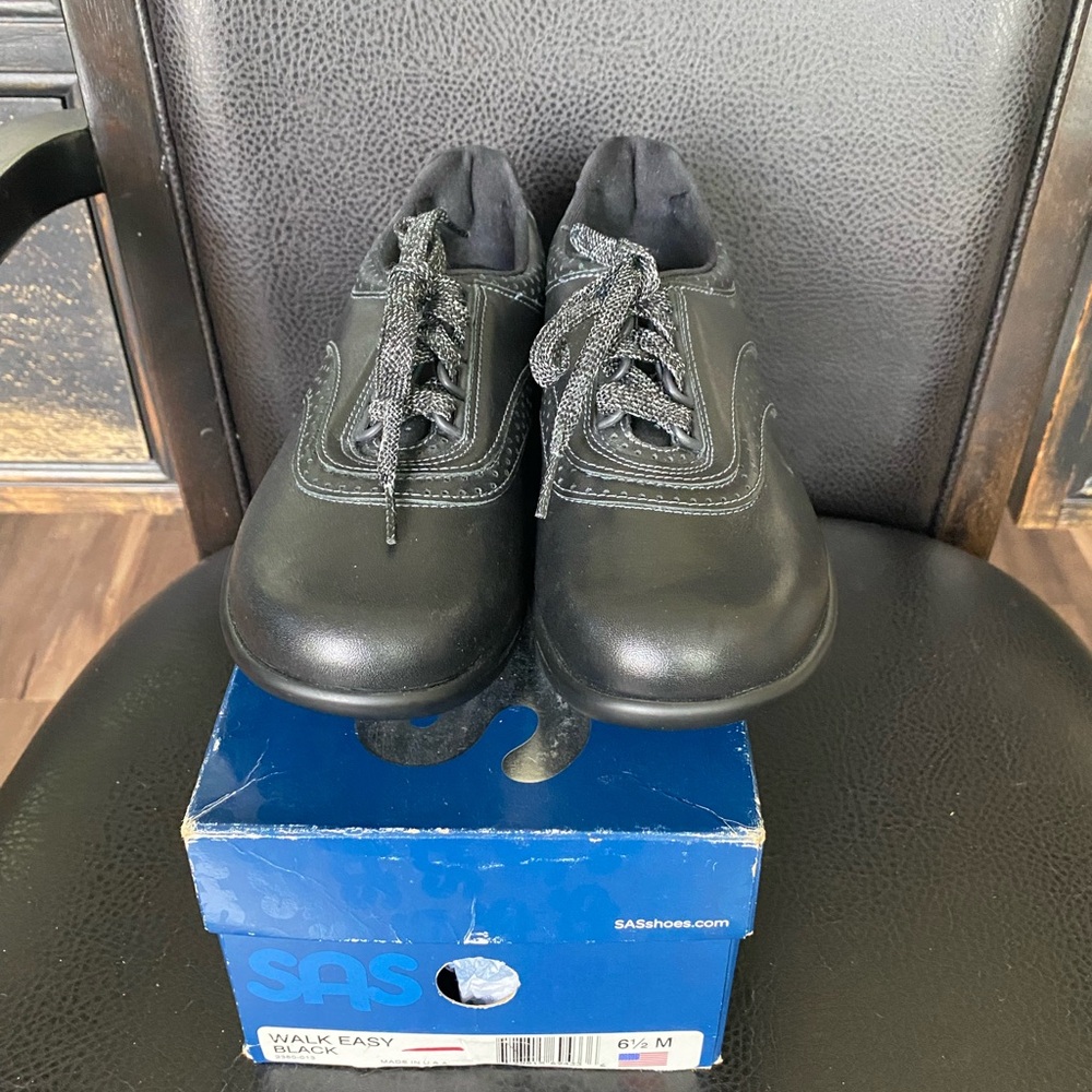 Brand new!! SAS Comfort Shoes Walk Easy Black 6.5 Medium